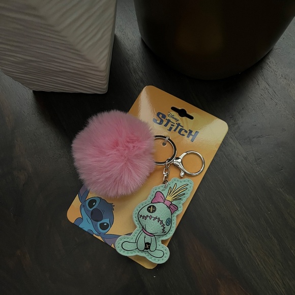 DISNEY Stitch Keychain Charm NWT - Picture 5 of 8